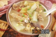 鸡汤炖什么下奶 哺乳期吃公鸡里面放什么下奶