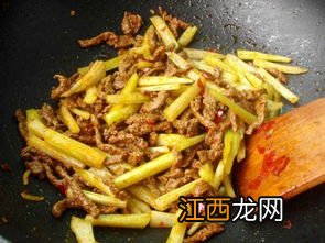 干煸牛肉丝时要把血水洗净吗吗 四川名菜干煸牛肉丝怎么做？