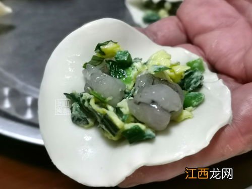 用大虾包饺子,里面放什么菜好吃啊 虾仁饺子馅怎么调才好吃