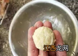 白萝卜要和什么搭配做丸子才好吃呢 萝卜丸子怎么做好吃又简单