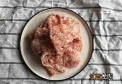 怎么能快速把肉馅剁好？ 包饺子怎样调制肉馅儿