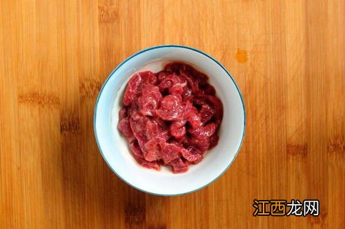 牛肉怎么腌制烫着才嫩？ 为什么大火锅店里的鲜牛肉那么嫩呢