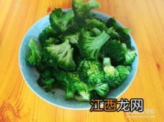 怎样炒西兰花？ 西兰花怎么做好吃又简单