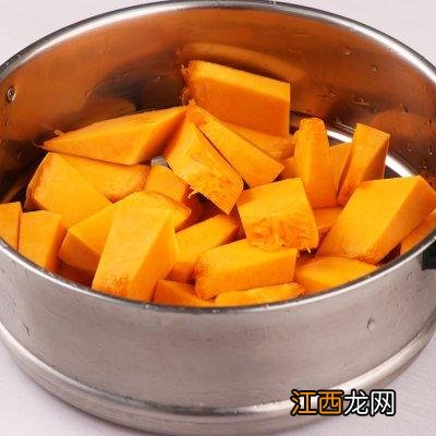 做南瓜饼需要什么材料窍门 我想做黄色的南瓜饼 用什么材料