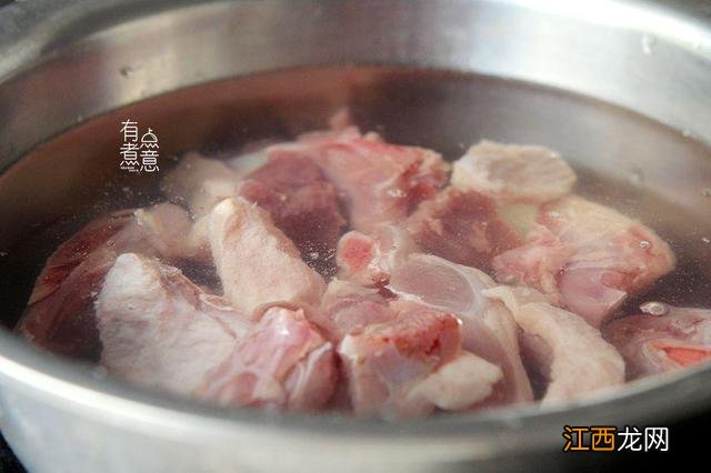 鸭肉里放什么菜好吃 鸭肉可以和什么菜一起做