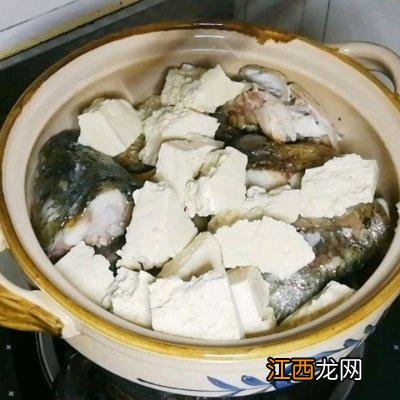 草鱼放什么配料好吃 煎草鱼用什么配菜