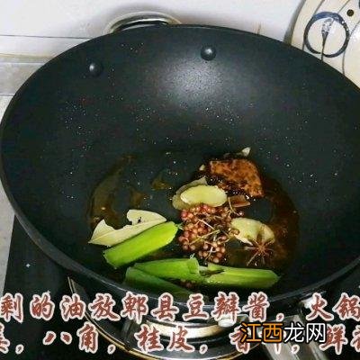 草鱼放什么配料好吃 煎草鱼用什么配菜