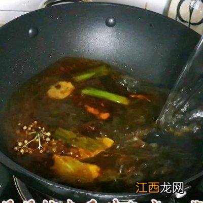 草鱼放什么配料好吃 煎草鱼用什么配菜