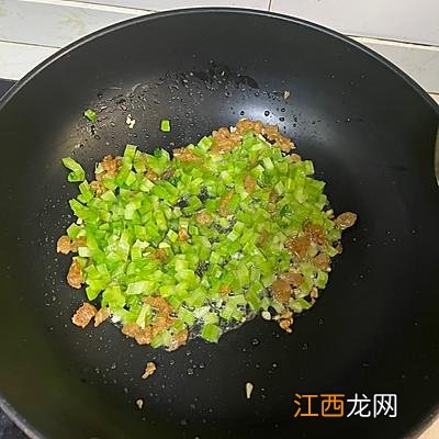 油渣炒什么菜怎么做好吃 油渣和什么菜一起烧