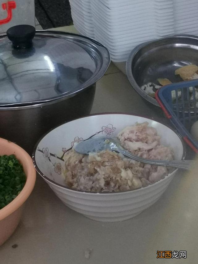 布拉式肠粉怎么才不会沾布上 布拉肠粉 用什么布