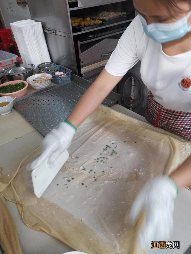 布拉式肠粉怎么才不会沾布上 布拉肠粉 用什么布