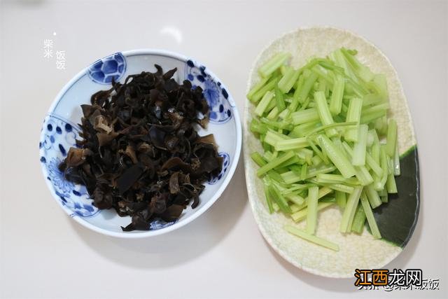 炒芹菜怎么炒好吃又简单 芹菜炒什么配菜好吃