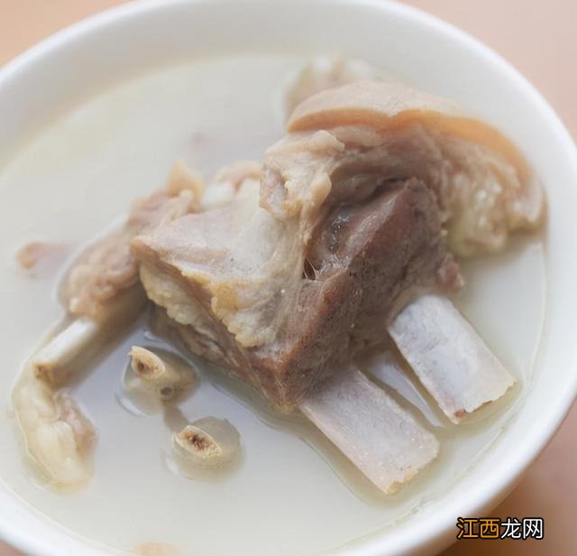 饭店羊汤放什么去膻味 羊汤里都有什么味