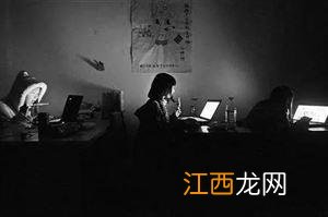 高中生晚上熬夜吃什么可以补 女学生经常熬夜吃什么好