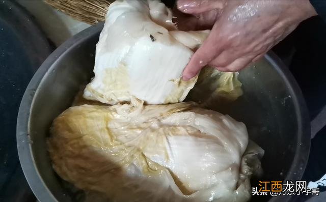 铁锅炖酸菜怎么做好吃 炖酸菜用什么锅好吃