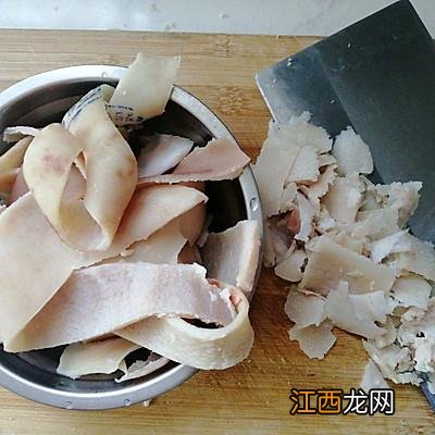 猪皮冻里还可加什么起熬好吃 猪皮冻可以加什么食材做