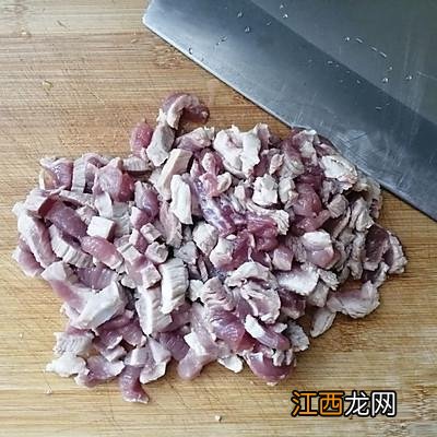 猪皮冻里还可加什么起熬好吃 猪皮冻可以加什么食材做