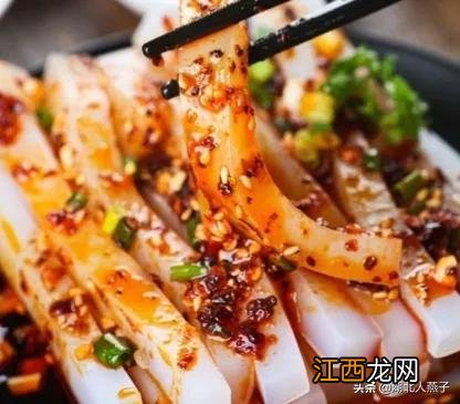 豌豆凉粉怎么炒好吃 豌豆凉粉吃冷放什么调料才香辣