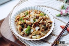 白胡椒粉炒菜起什么作用 炒牛蛙为什么用胡椒粉