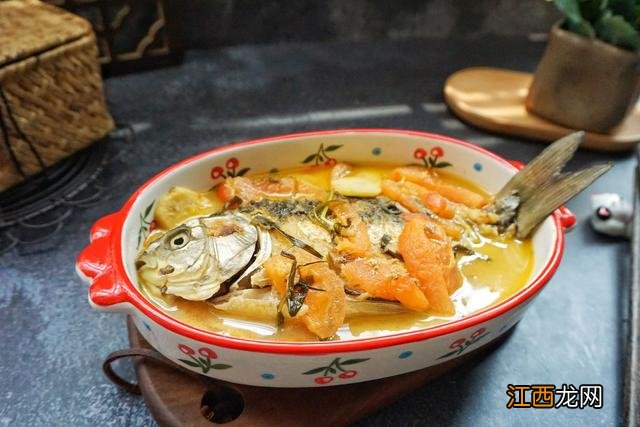 鱼汤用什么配菜 鱼汤里配什么菜
