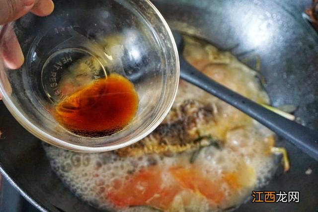 鱼汤用什么配菜 鱼汤里配什么菜