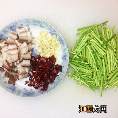 腊肉跟什么炒比较好吃 江西喜欢用腊肉炒什么菜