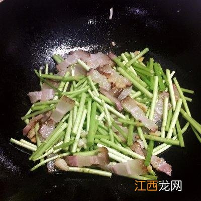 腊肉跟什么炒比较好吃 江西喜欢用腊肉炒什么菜