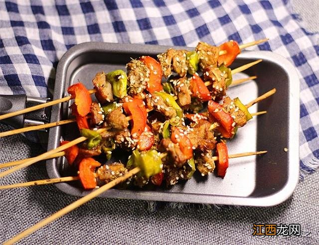 做牛排需要什么调料 用什么调料腌制牛肉串串更好吃