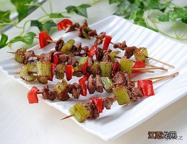 做牛排需要什么调料 用什么调料腌制牛肉串串更好吃