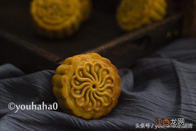 月饼皮面出油怎么办 月饼里的油是什么油