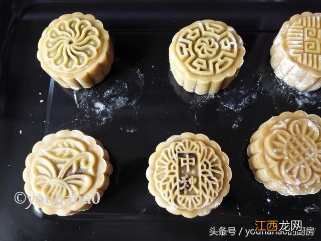 月饼皮面出油怎么办 月饼里的油是什么油