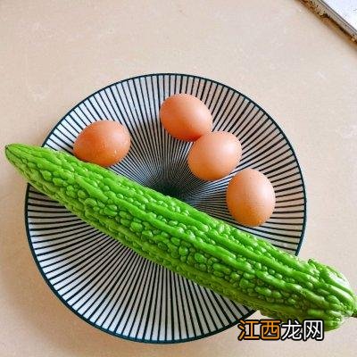 苦瓜炒鸡蛋有毒吗 苦瓜为什么不能炒鸡蛋