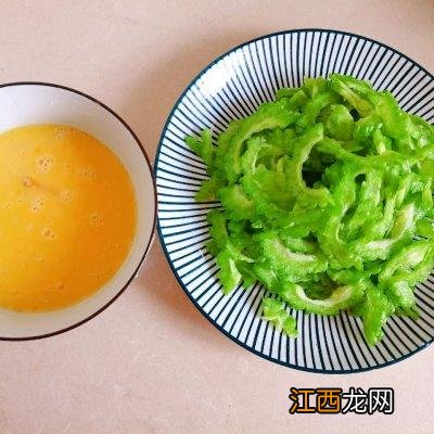 苦瓜炒鸡蛋有毒吗 苦瓜为什么不能炒鸡蛋