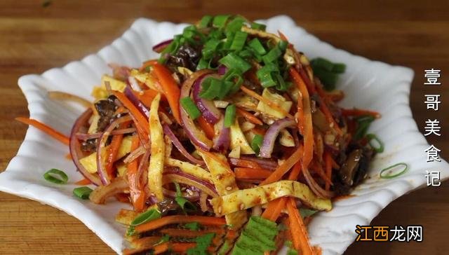 洋葱炒胡萝卜 洋葱能跟胡萝卜一起烧吗