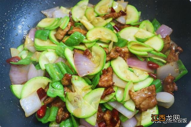 青椒洋葱怎么炒好吃 洋葱和青椒炒什么好吃