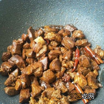 炒牛肉可以用什么配菜 炒牛肉用什么糖比较好