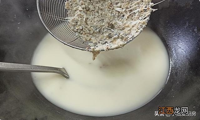 鲫鱼豆腐汤奶白 奶白鲫鱼豆腐汤什么时候放豆腐合适