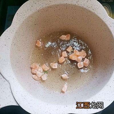 南瓜面条怎么做好吃又简单窍门 南瓜面条和什么一起吃好