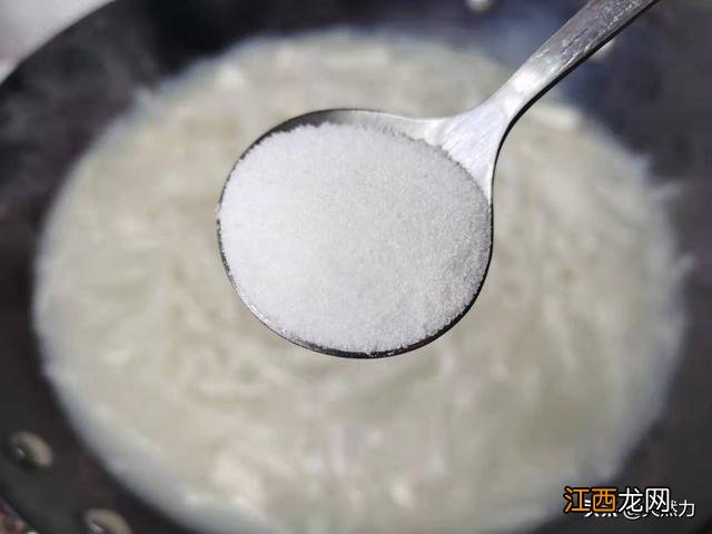 熬鲫鱼汤的做法 鲫鱼汤什么做