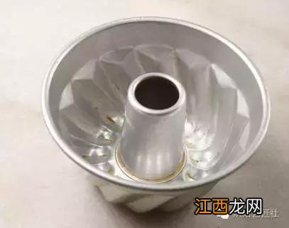 蛋糕烤出来表面很硬 重油蛋糕为什么烤出来会那么硬