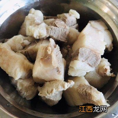 做红烧肉可以加什么配菜 红烧肉可以配什么菜做