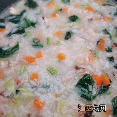 鸡肉煲粥放什么好 鸡肉可以跟什么煮粥