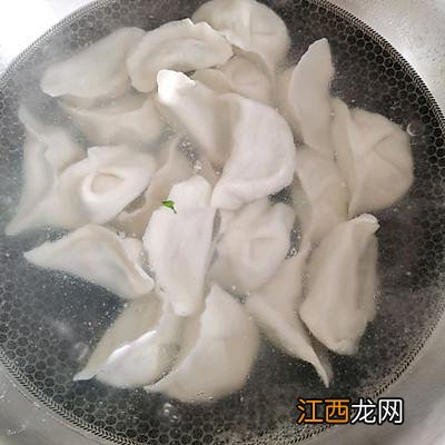 茼蒿鸡蛋馅素饺子 茼蒿和什么包素饺子好