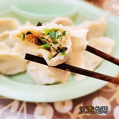 茼蒿鸡蛋馅素饺子 茼蒿和什么包素饺子好