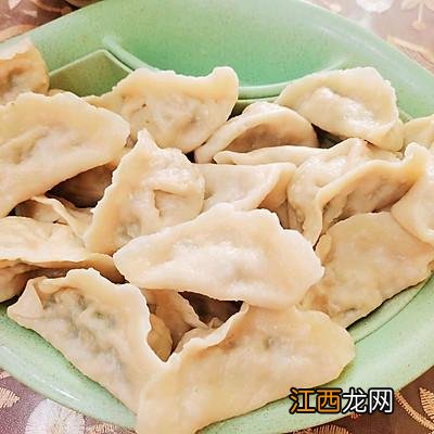 茼蒿鸡蛋馅素饺子 茼蒿和什么包素饺子好