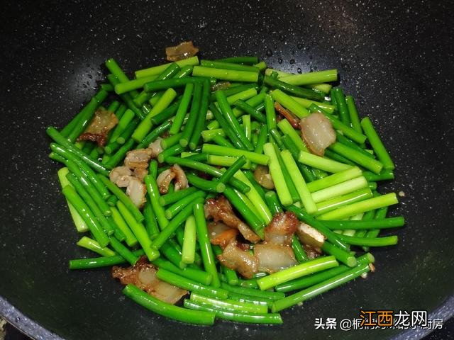 长得像蒜苗的是什么菜 跟蒜苔很像的是什么菜