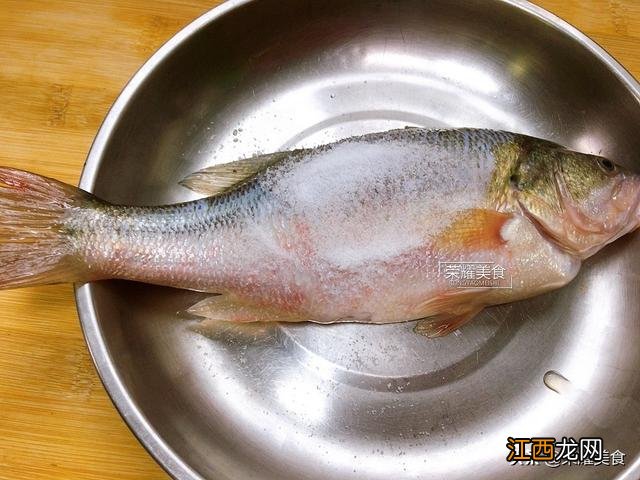 白鱼的腌制方法 清蒸白鱼为什么要腌制一下