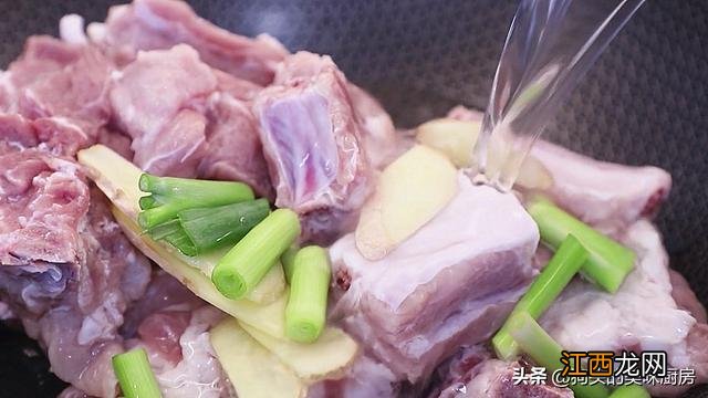 煲藕汤需要多长时间 莲藕煲汤什么时候落汤