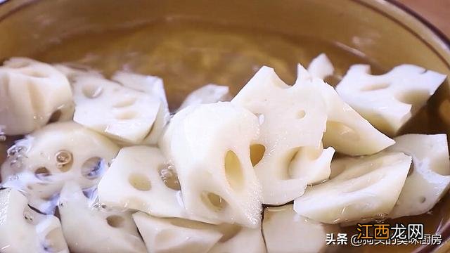 煲藕汤需要多长时间 莲藕煲汤什么时候落汤