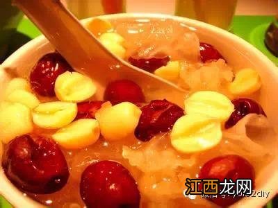 花生冰糖水有什么功效与作用 花生海带糖水吃了有什么作用